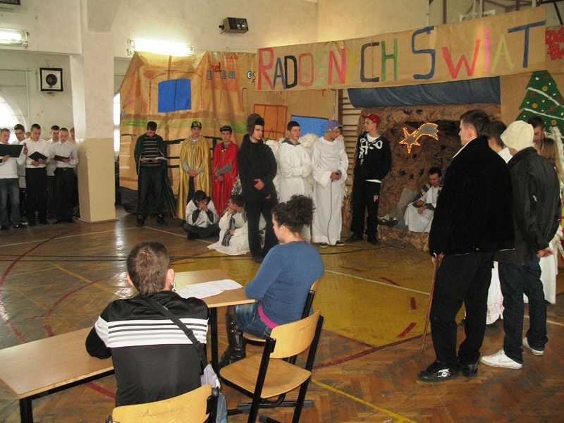 22-12-2011   szopka i wigilia  szkolna ZSS 010
